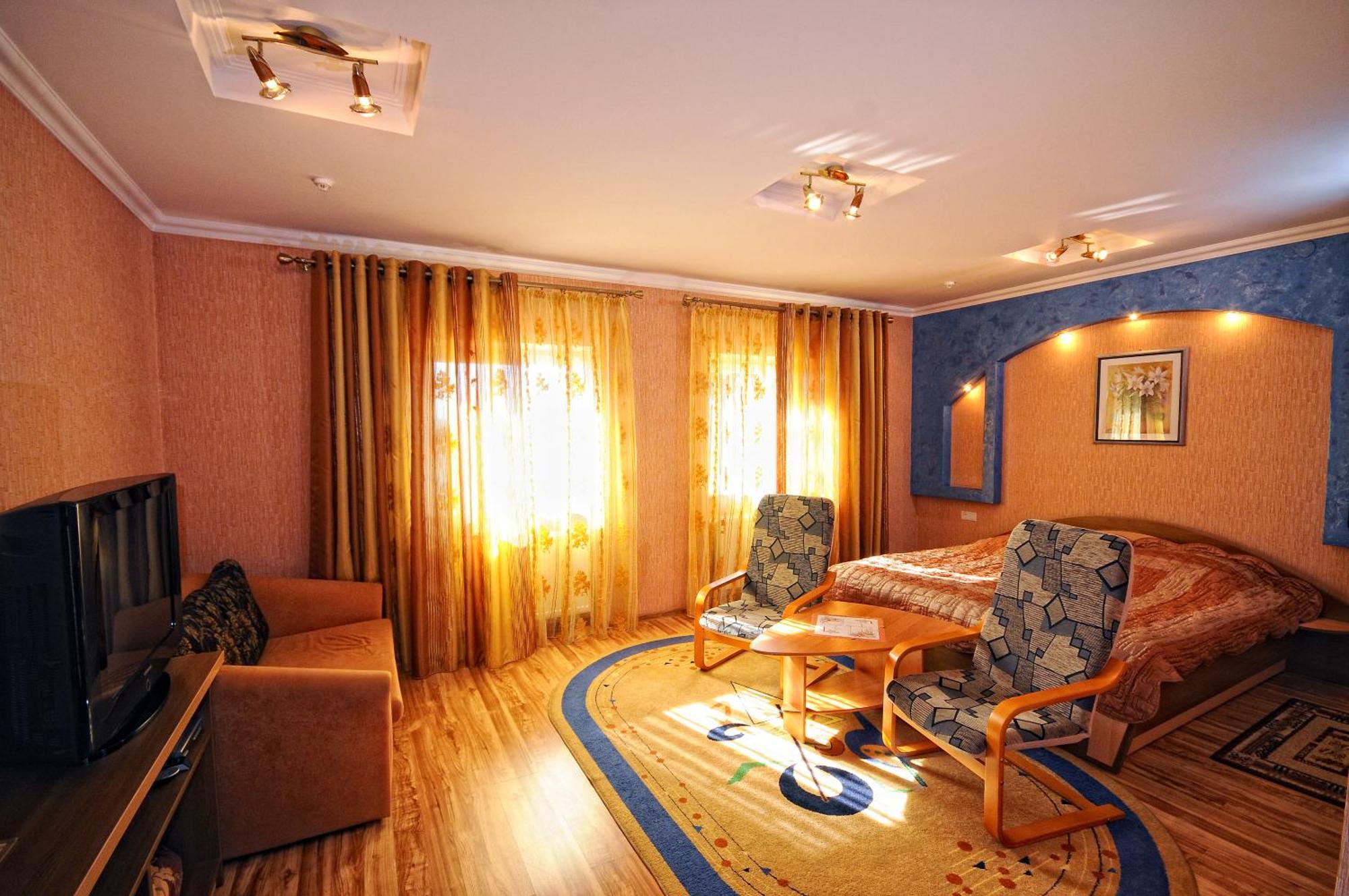 Magnat Hotel Мукачеве Екстериор снимка