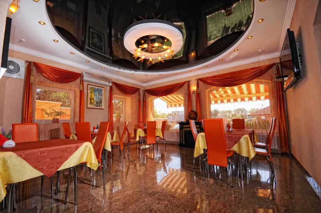 Magnat Hotel Мукачеве Екстериор снимка