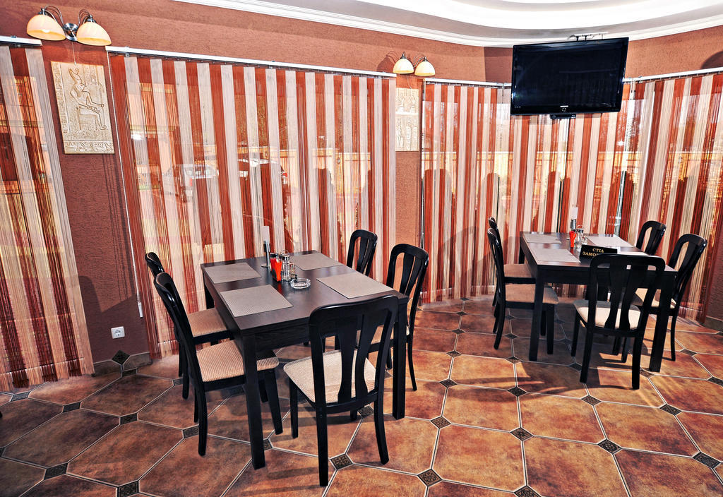 Magnat Hotel Мукачеве Екстериор снимка